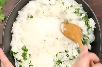 Chipotle Cilantro Lime Rice (Copycat)