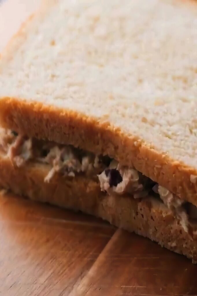 Classic tuna sandwich 